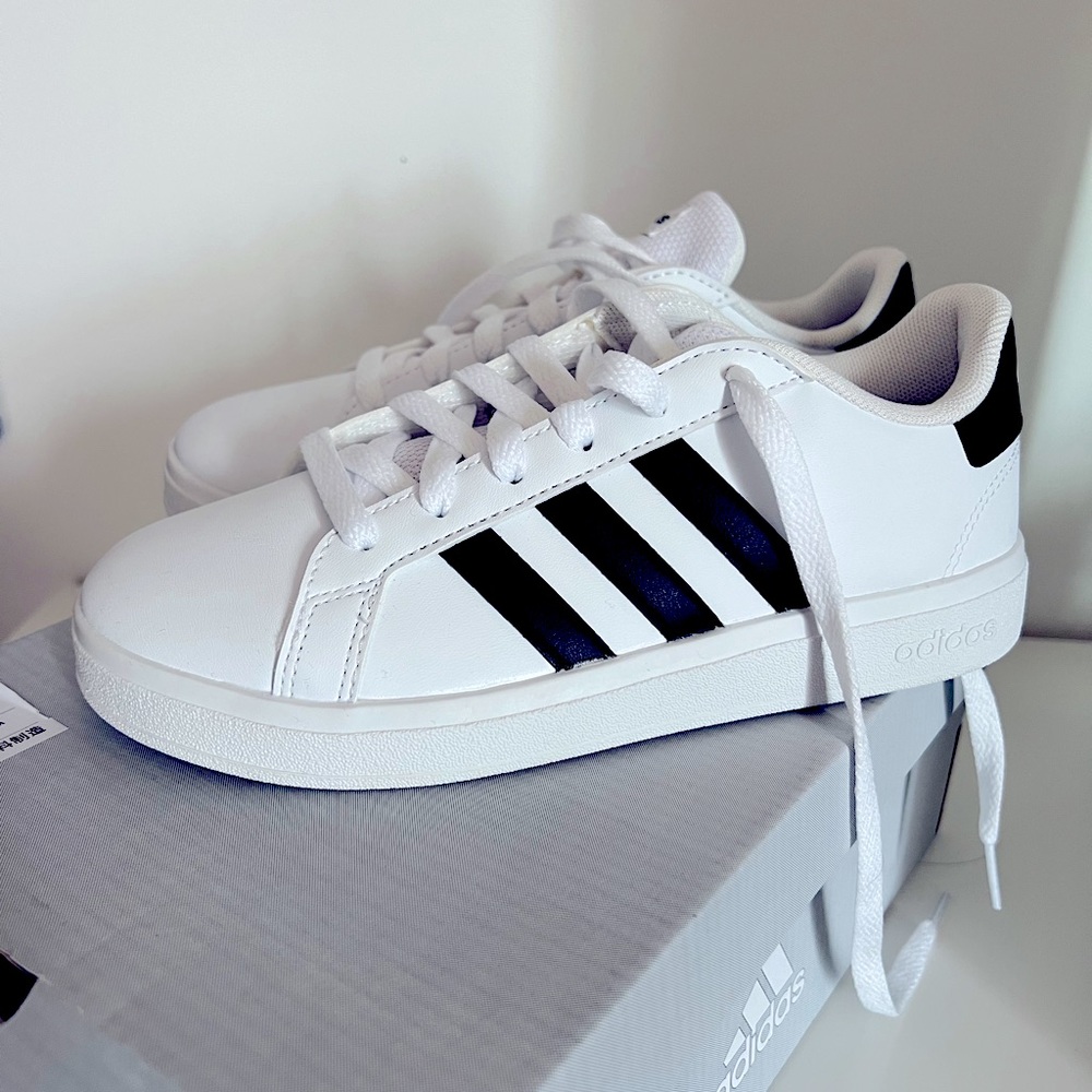 Adidas kids Grand Court 2.0